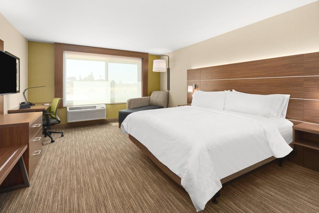 Holiday Inn Express & Suites - Suisun City, An Ihg Hotel Exterior photo